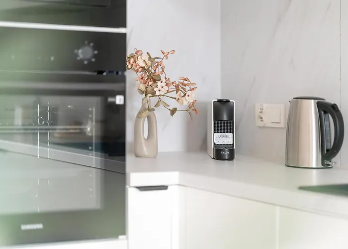 Przestronny Z 2 Sypialniami By Renters Appartement Poznań