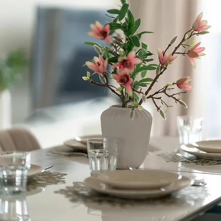 Apartament Przestronny Z 2 Sypialniami By Renters *