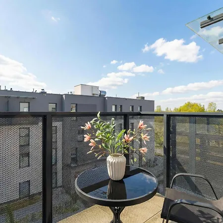 Przestronny Z 2 Sypialniami By Renters Apartment Posen