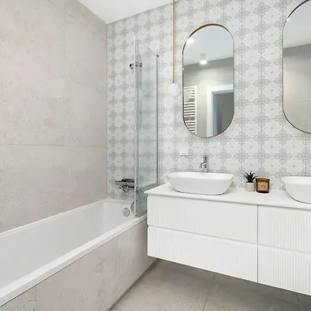 Przestronny Z 2 Sypialniami By Renters Poznań